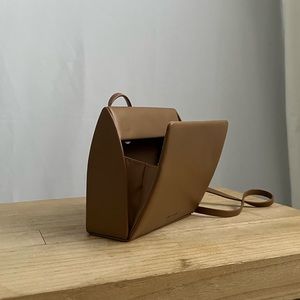 OAK + FORT CROSS BODY BAG 🕊️